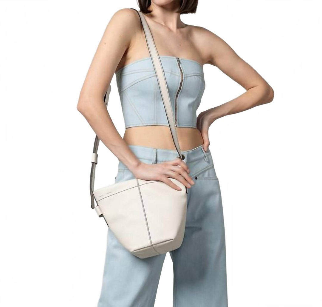 barrow leather bucket bag in off-white