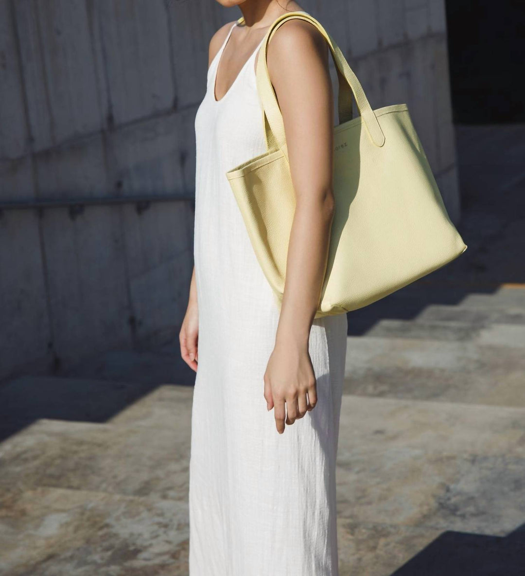 women's kyle tote bag in caramel