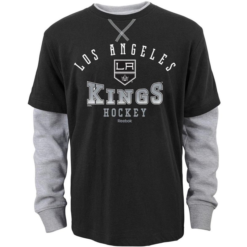 تي شيرت ريبوك للأولاد LA Kings مقوس ومزخرف بنقشة باهتة