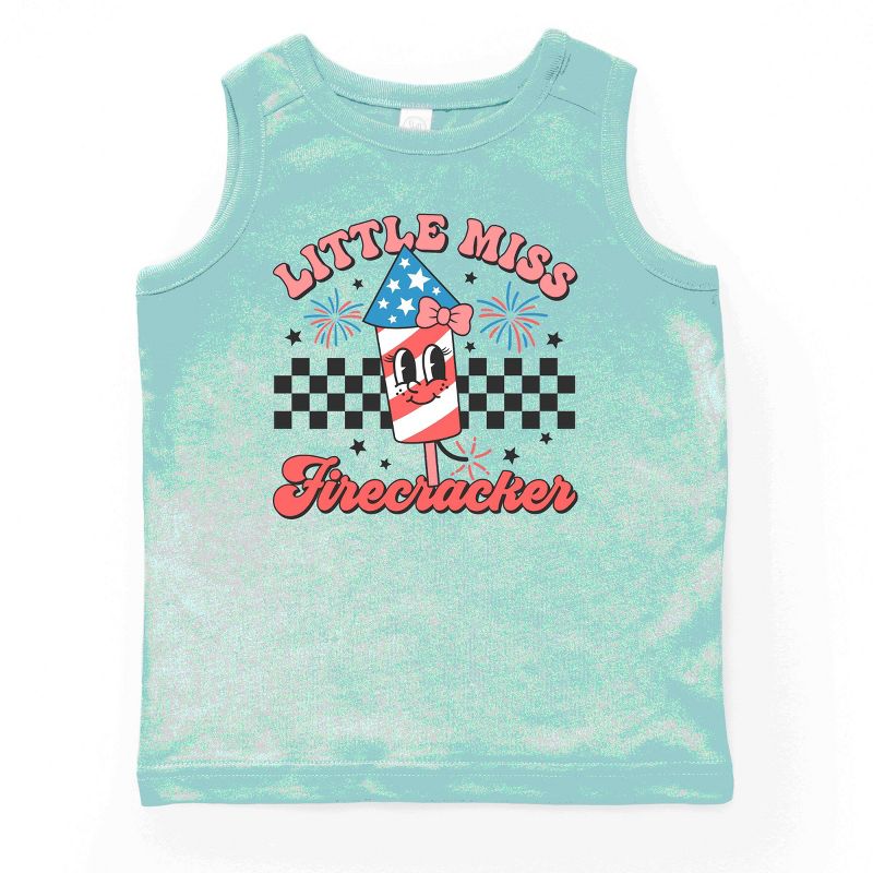 بلوزة شبابية منقوشة بنقشة مربعات من The Juniper Shop تحمل عبارة "Little Miss Firecracker"