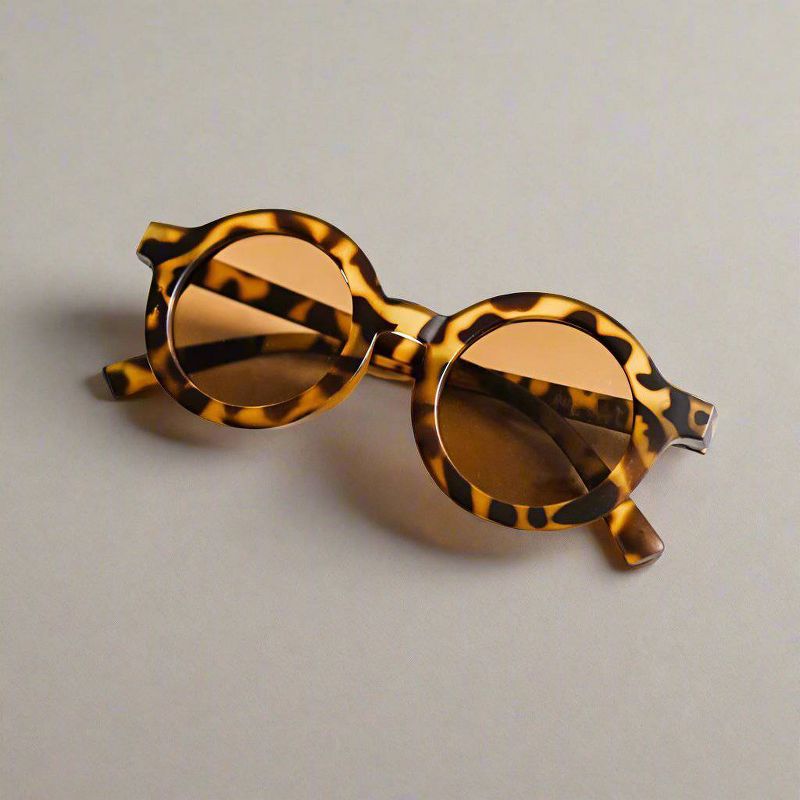 نظارات شمسية للأطفال من شركة Little Love Bug