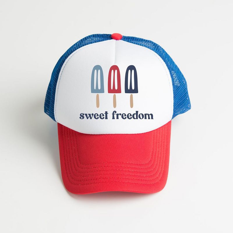قبعة سائق الشاحنة الرغوية للشباب من متجر Juniper Shop Sweet Freedom Popsicles