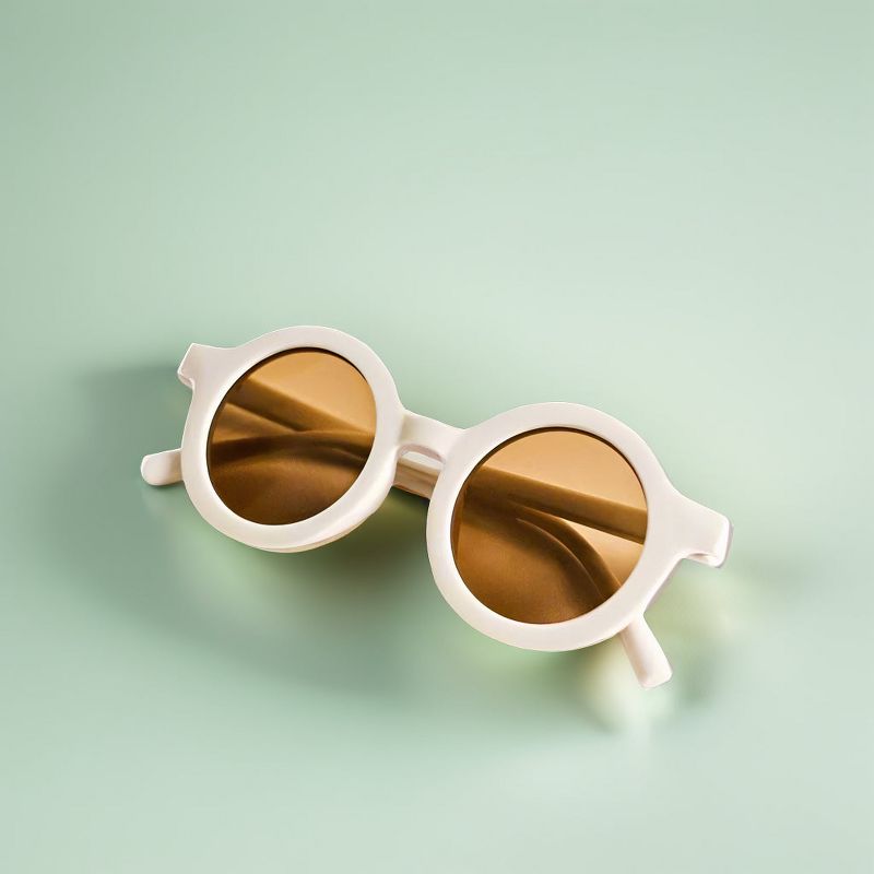 نظارات شمسية للأطفال من شركة Little Love Bug