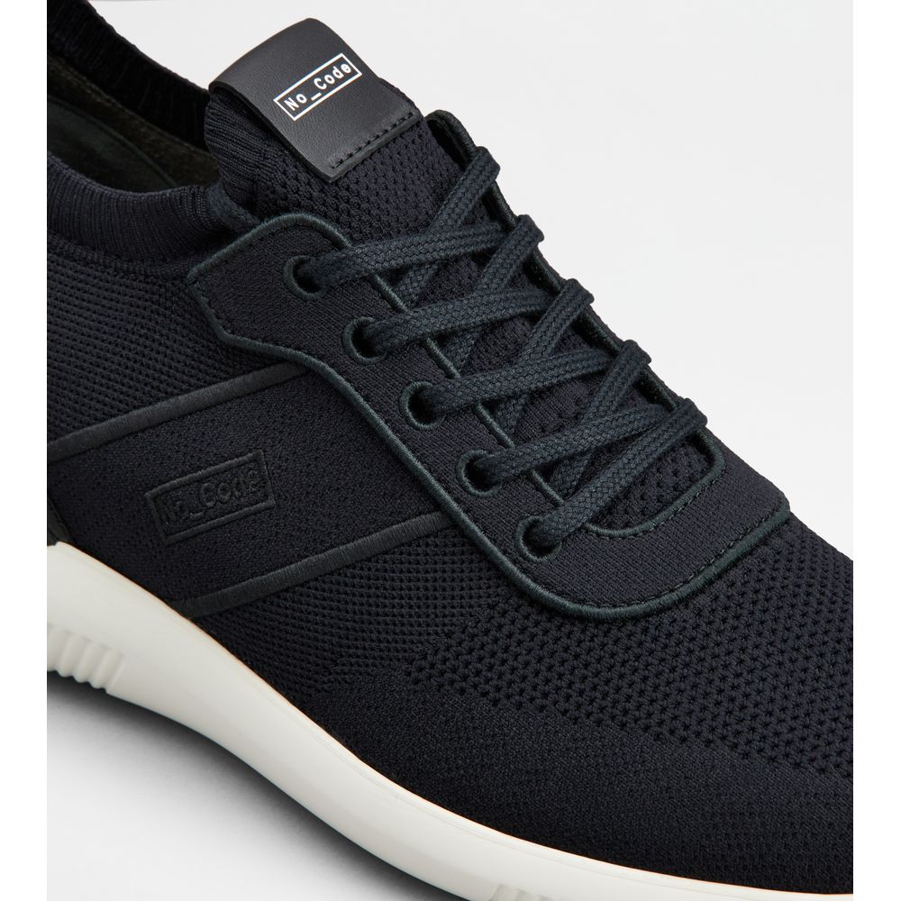 no_code knit in technical fabric and leather