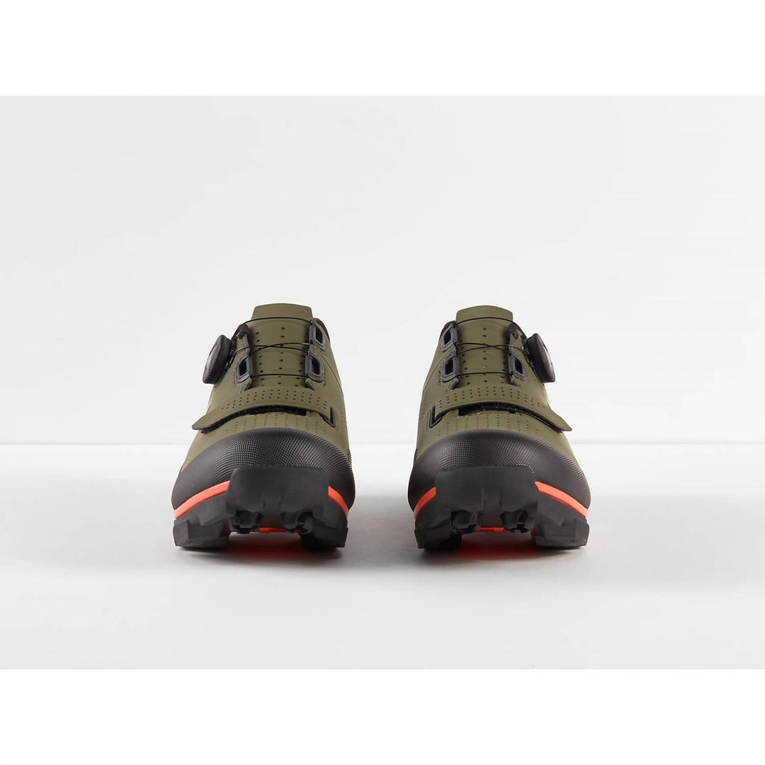 unisex foray mountain shoe in olive grey/radioactive orange