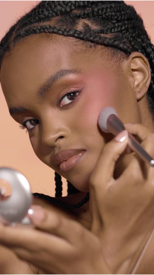 B1 Blush Brush