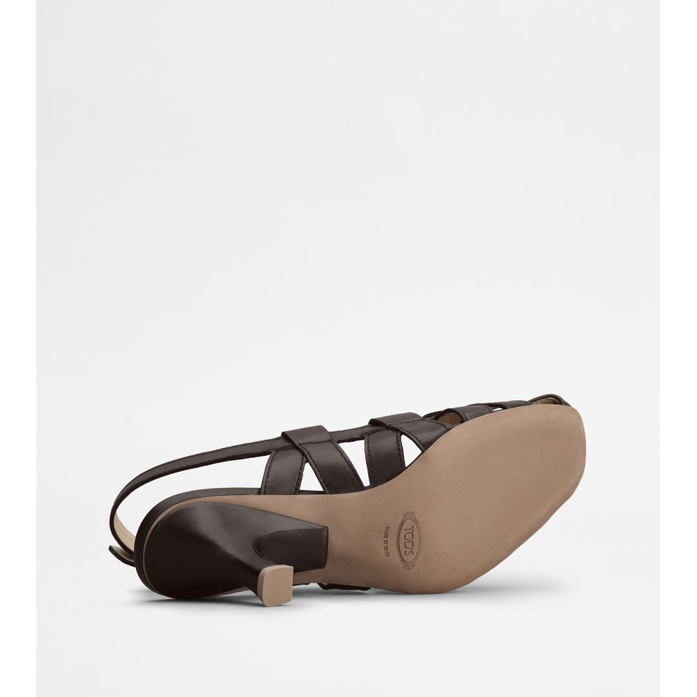 slingback pumps in leather