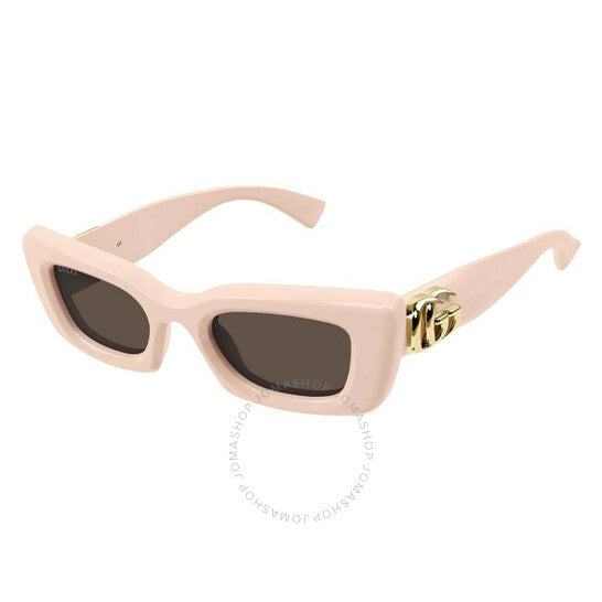 نظارة شمسية نسائية من غوتشي، بتصميم عين القطة باللون البني