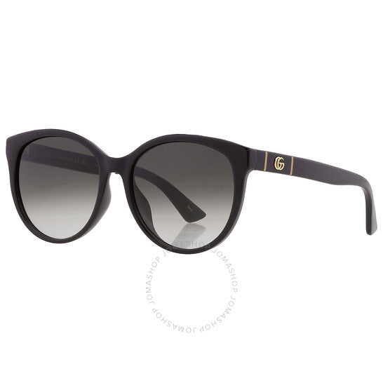 نظارات شمسية نسائية من غوتشي بتصميم عين القطة باللون الرمادي