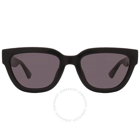 نظارات شمسية نسائية من غوتشي بتصميم عين القطة باللون الرمادي