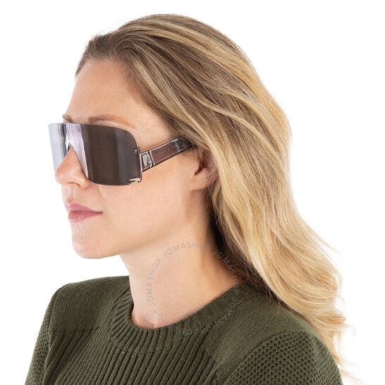 نظارات شمسية نسائية من غوتشي، درع رمادي