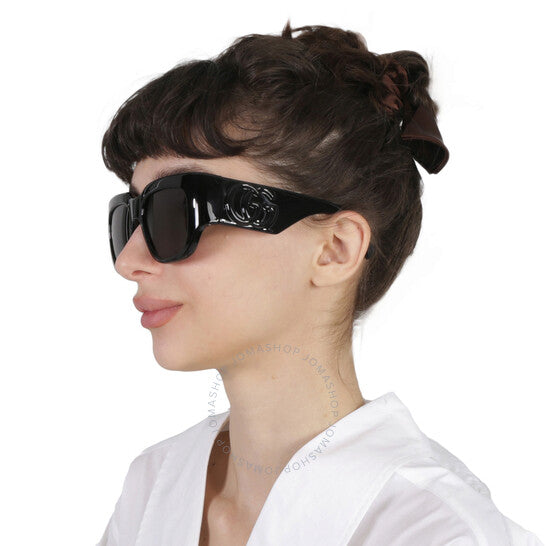 نظارات شمسية مربعة رمادية للنساء من غوتشي