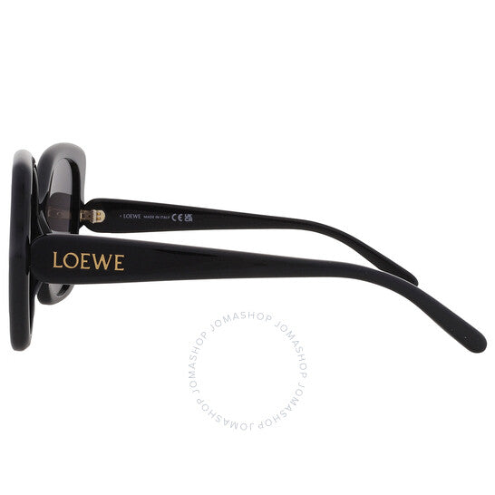 نظارات شمسية نسائية من Loewe بتصميم فراشة الدخان