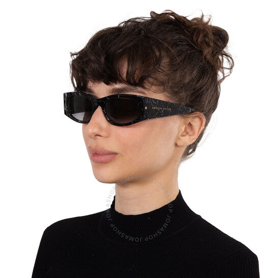 نظارة شمسية نسائية بيضاوية متدرجة اللون رمادية من فيليب بلين