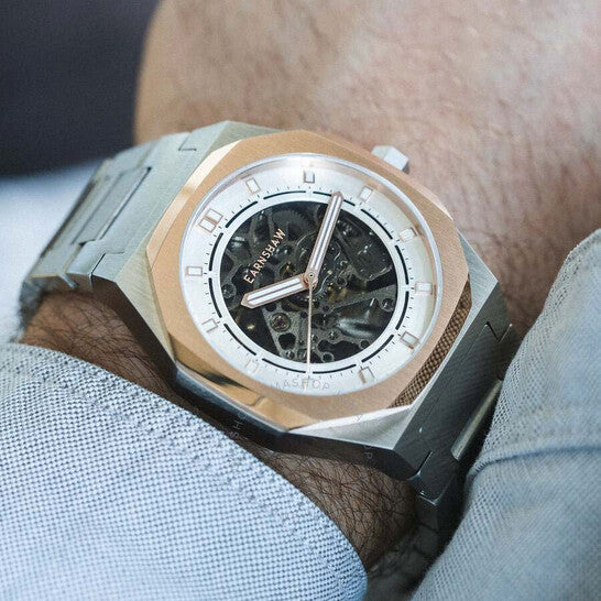 توماس إيرنشو، ساعة دريك للرجال بمينا فضي اللون