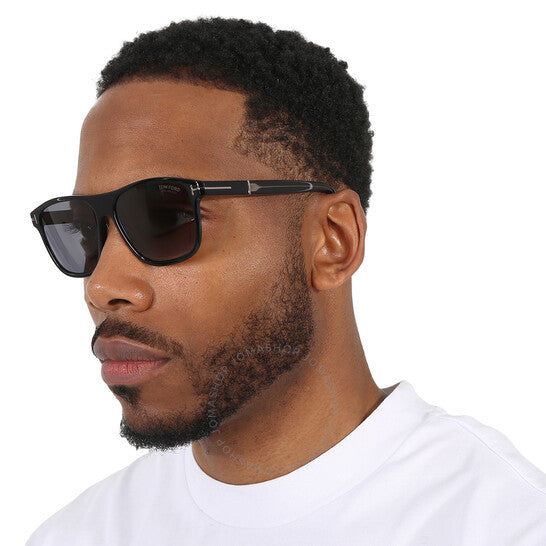 نظارات شمسية فرانسيس بولارايزد دخانية مربعة للرجال من توم فورد