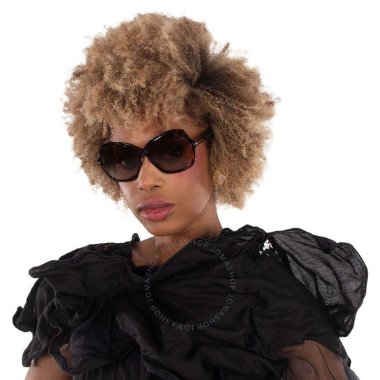 نظارات شمسية نسائية من توم فورد روزمين بلون بني متدرج على شكل فراشة