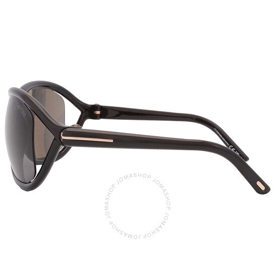 نظارات شمسية نسائية من توم فورد، بتصميم دخاني