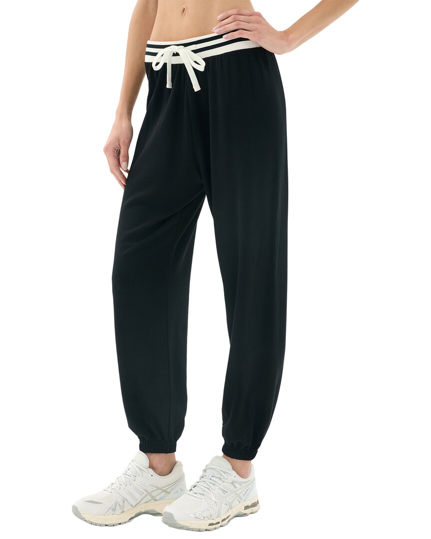 Medium - black