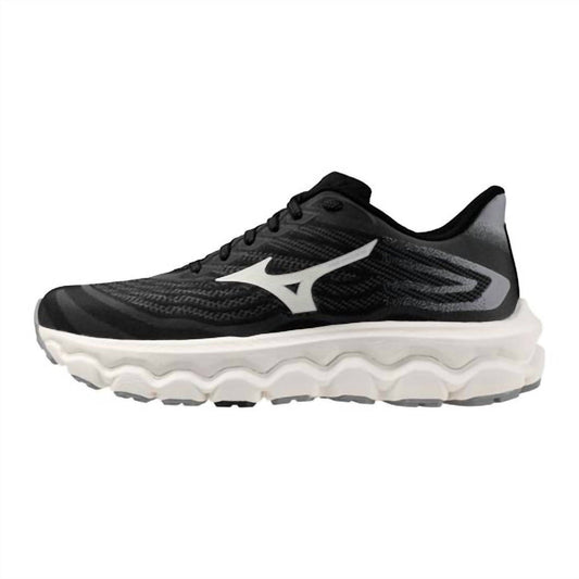 US 7 - black-white