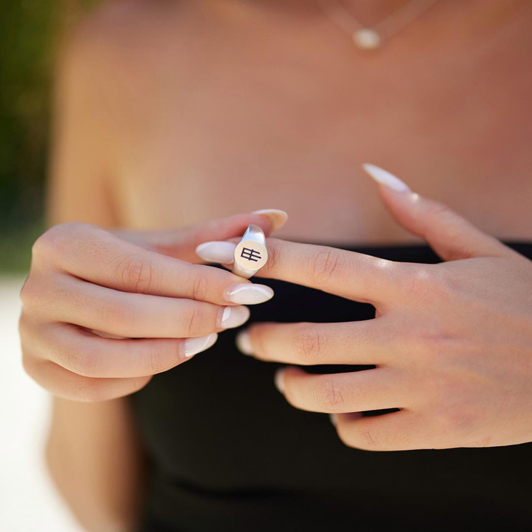 women's wingtip oval signet ring in silver