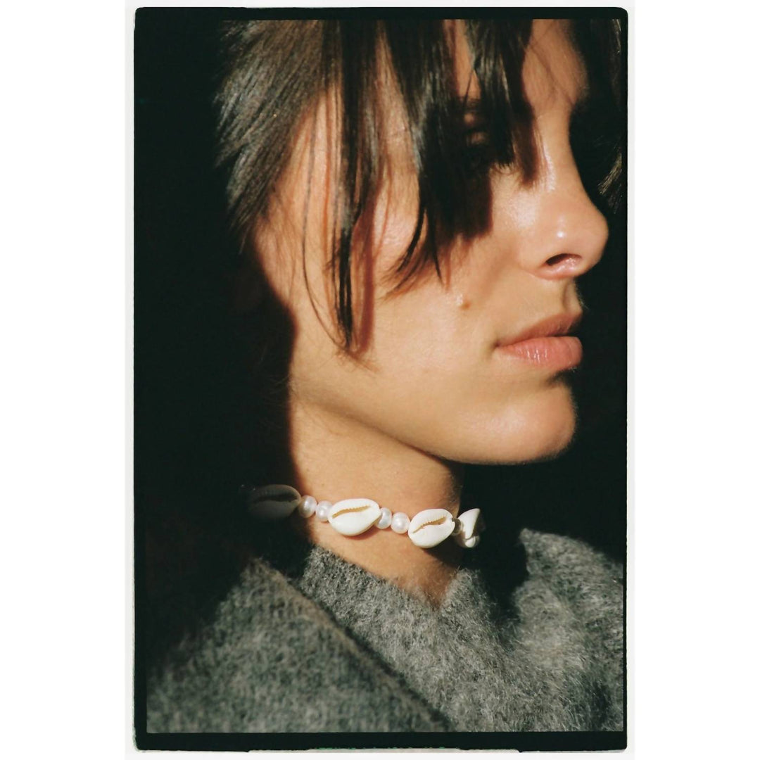 requiem for a shell necklace in gold