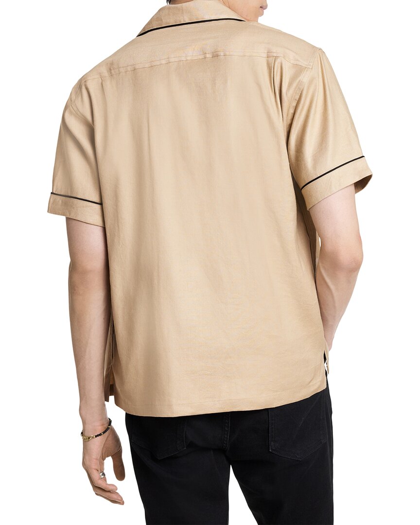 spread collar shirt