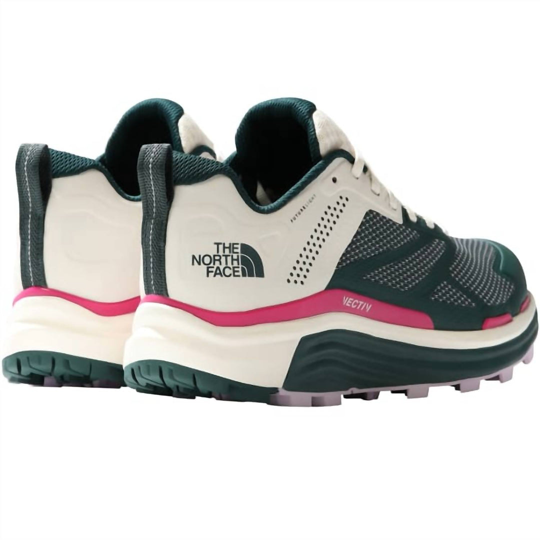 women's vectiv enduris futurelight trail running shoes in ponderosa green/gardenia white
