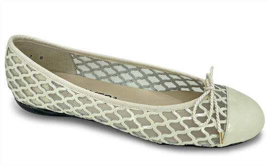 US 10 - cream