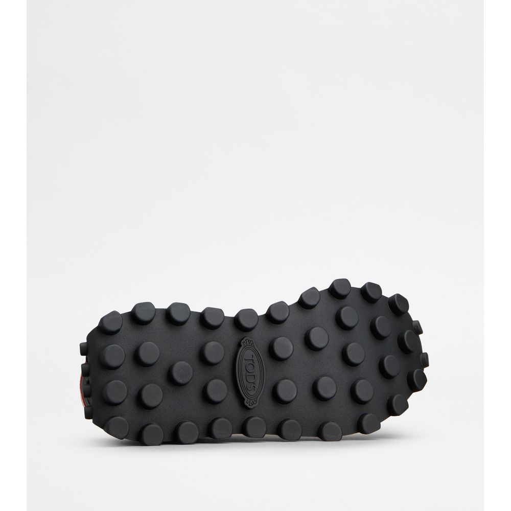 sneakers  1t in leather and fabric