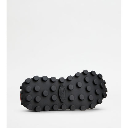 sneakers  1t in leather and fabric