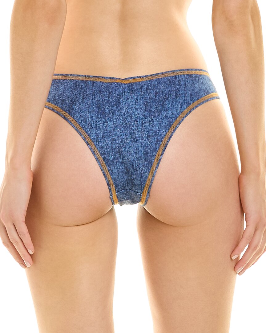 delilah bottom