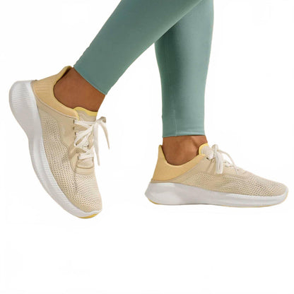 women's island hopper sneaker in puka/honey