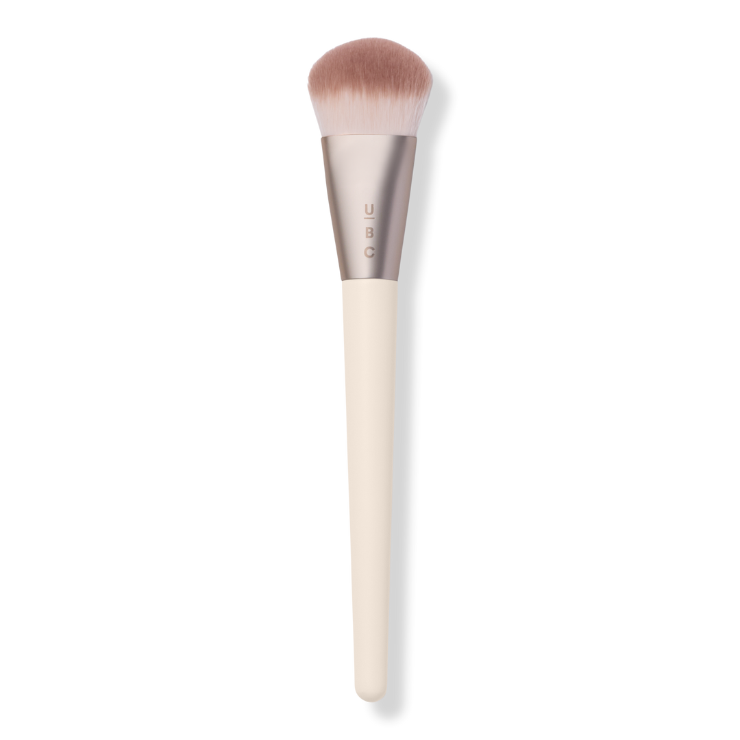 Contoured Foundation Brush 102