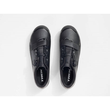 unisex foray mountain shoe in black