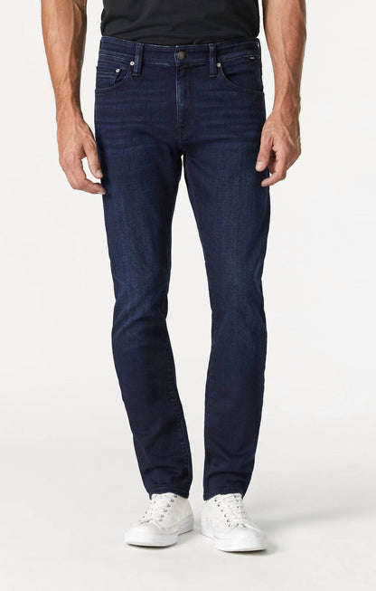 40 x 32 - deep blue black tonal williamsburg