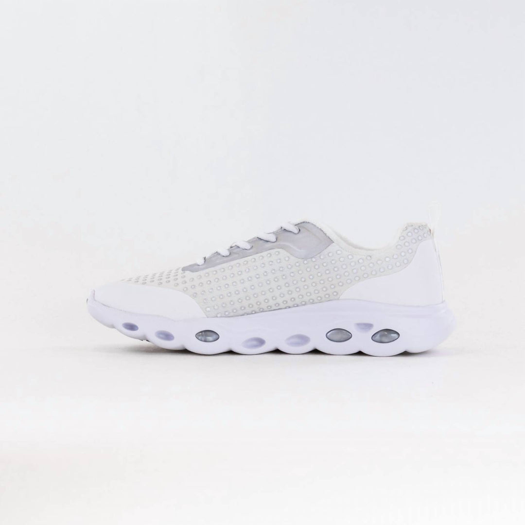 women's montclair memory foam lace up sneaker in white/silver