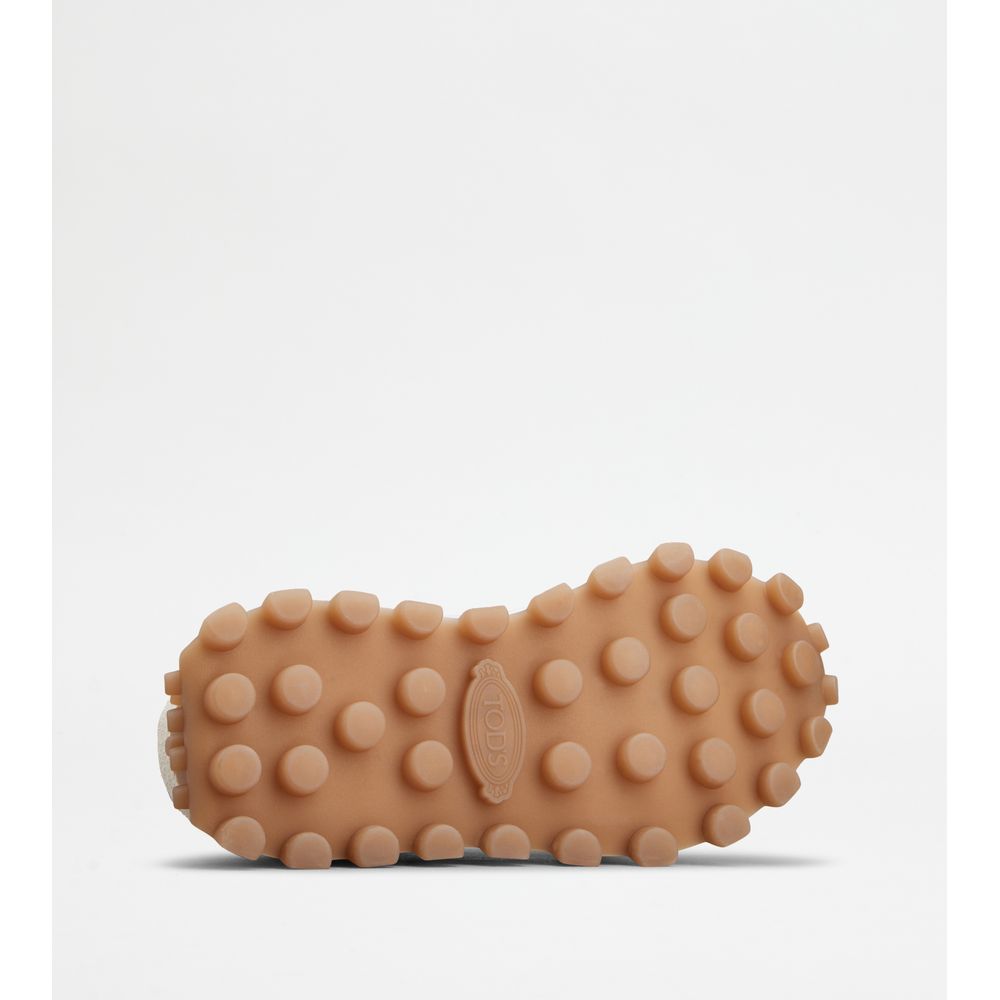 sneakers  1t in leather and fabric