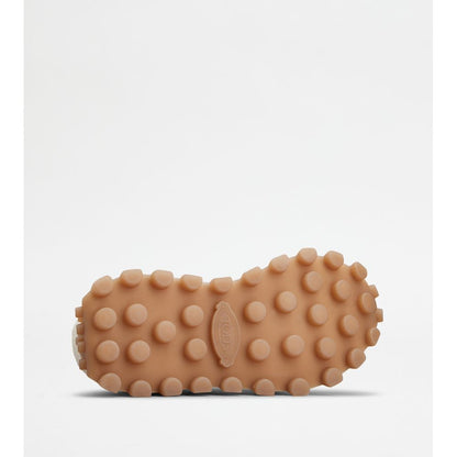 sneakers  1t in leather and fabric