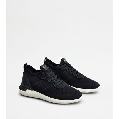 no_code knit in technical fabric and leather