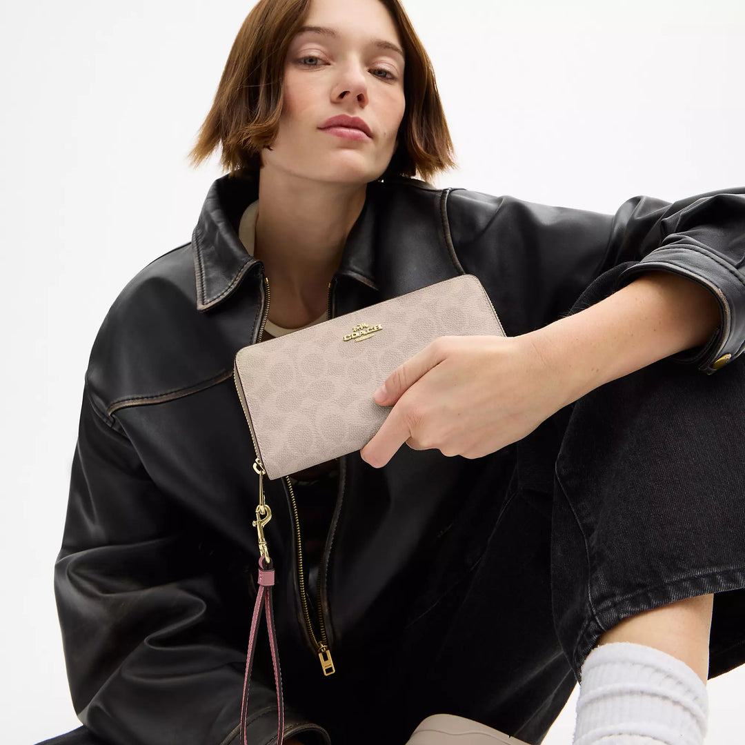 long zip around wallet in signature canvas
