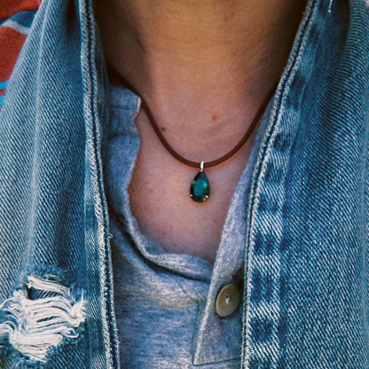 women's resilience necklace in green/yellow gold