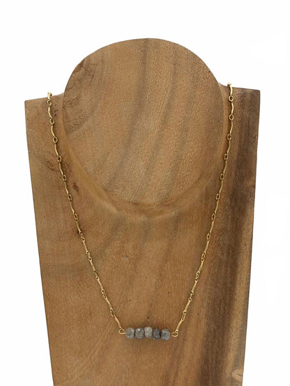 women's corundum necklace in gold