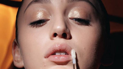 Golden Glimmer Gloss Shimmering Lip Plumper