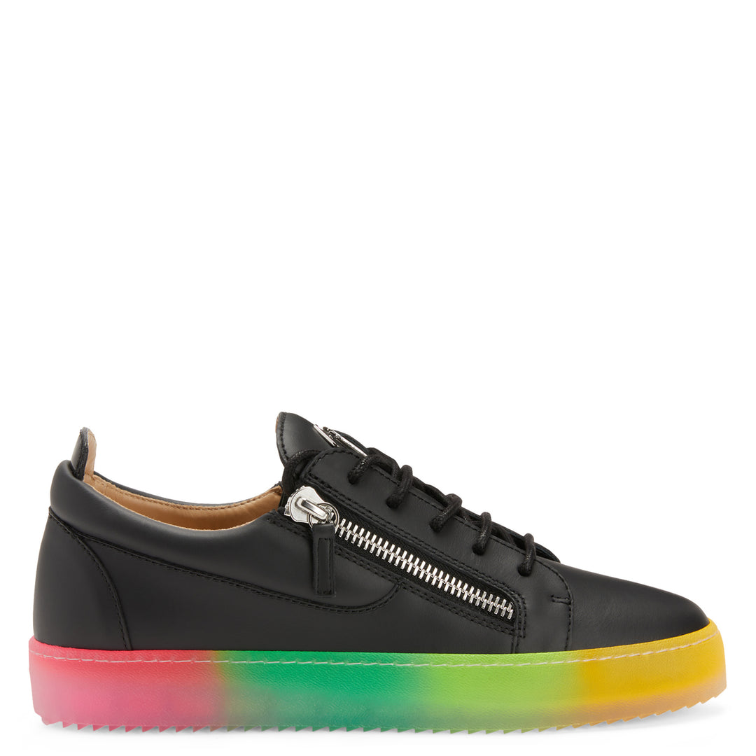 US 6 - black