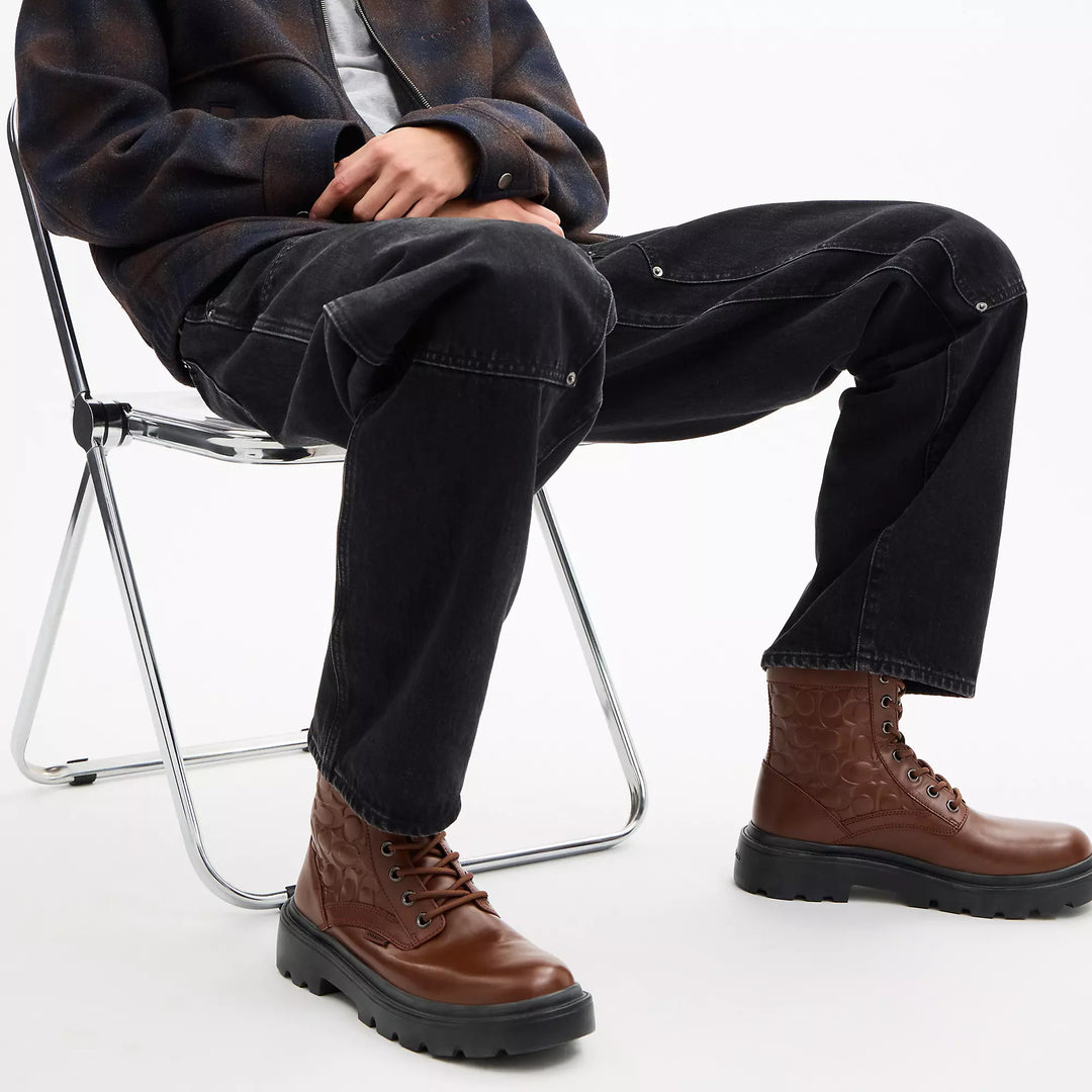 combat boot in signature leather