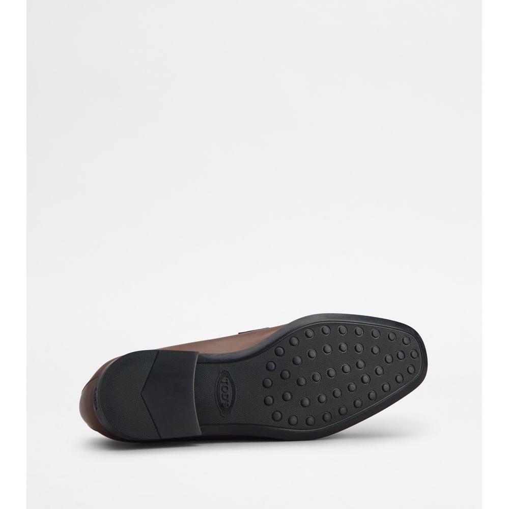 loafers in leather