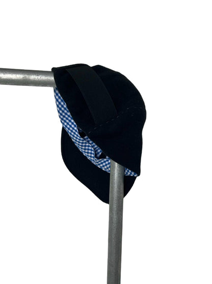 women's snap cap in black/grey