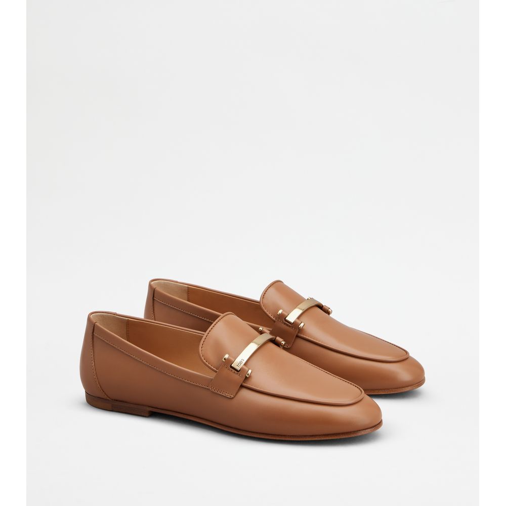 loafers in leather