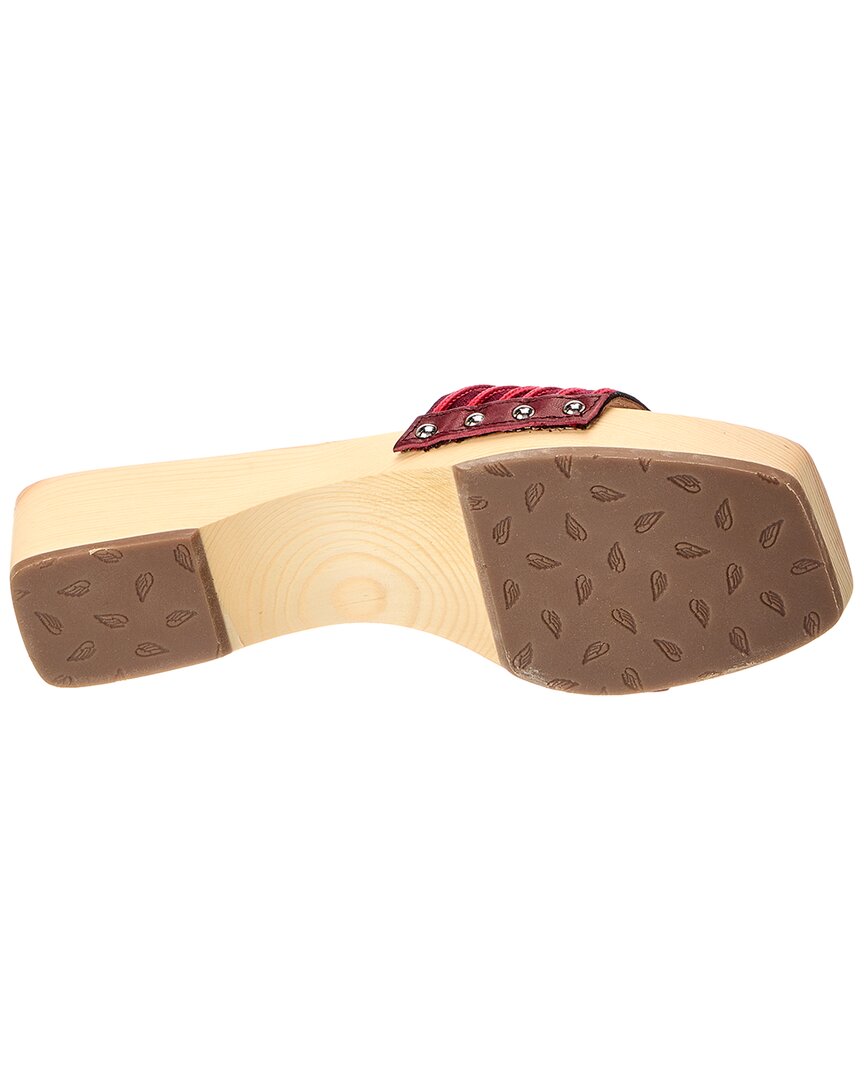 the harness clog